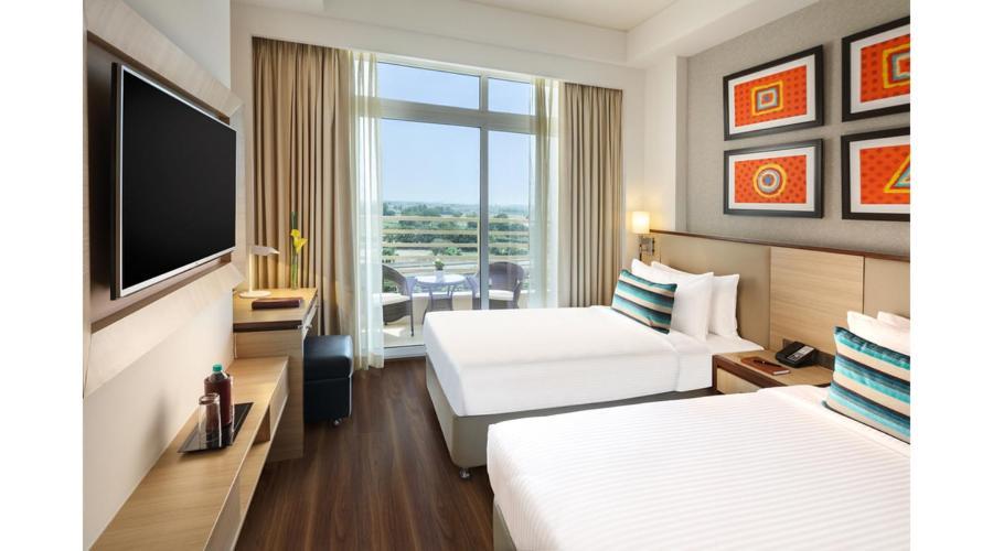 Sandal Suites By Lemon Tree Hotels Noida Kültér fotó